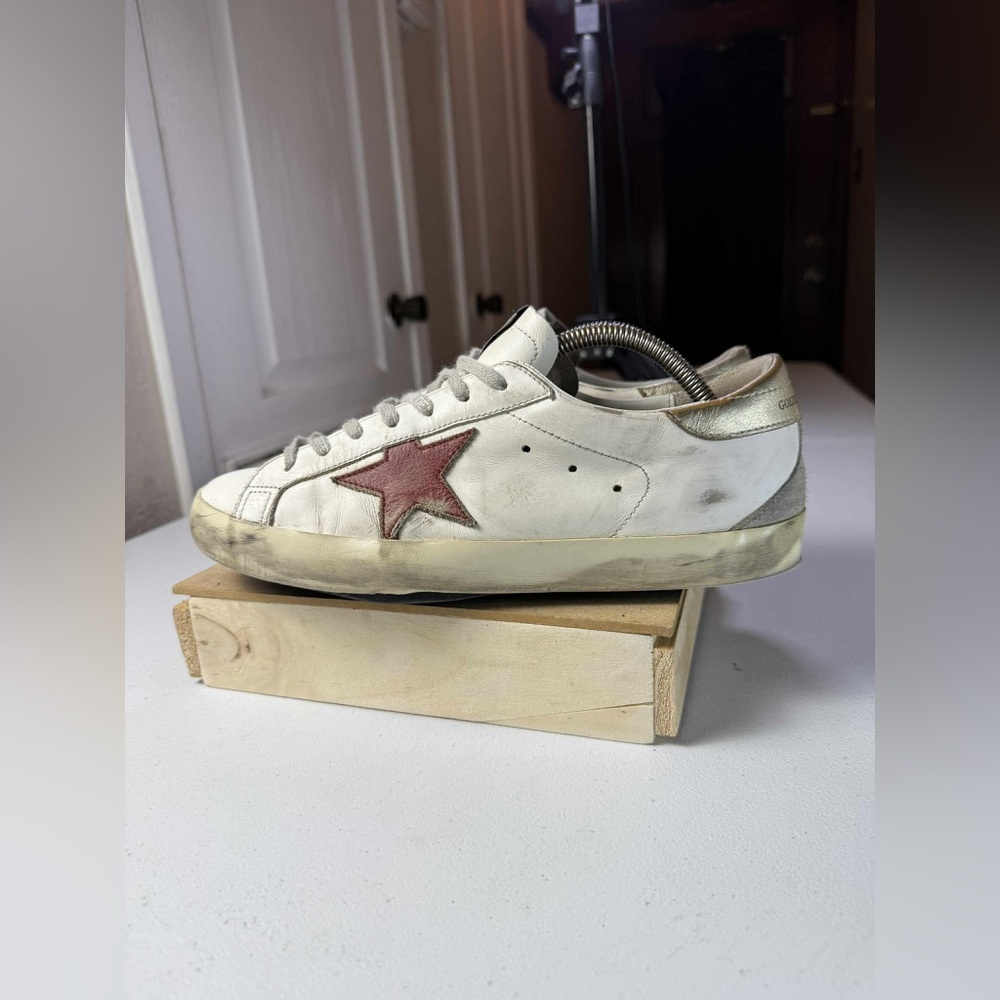 Golden Goose Leather Printed
Sneakers - White Sneakers, Shoes Sz 42 / US 9 - Picture 14 of 16